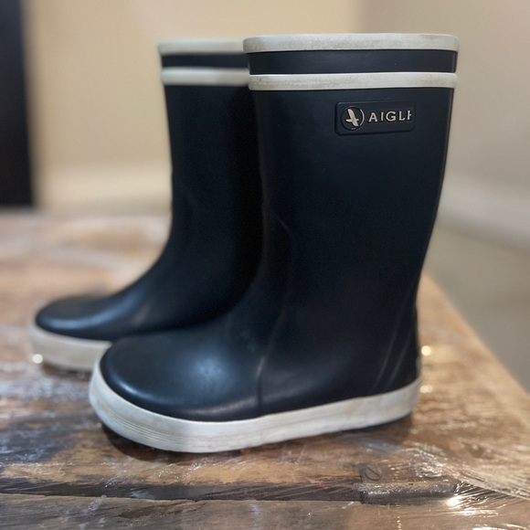Agile Rain Boot - Picture 1 of 3